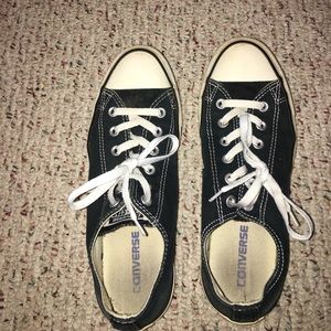 Black low rise converse
